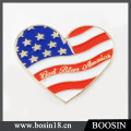 Großhandelslegierung Kundenspezifische Silber Emaille Herz USA Flag Pin Brosche